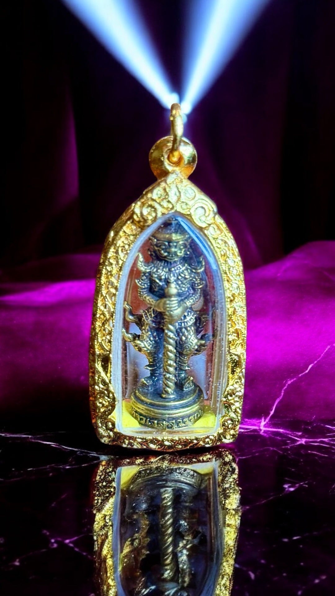 Tao Wessuwan King of Giant Buddha Amulet